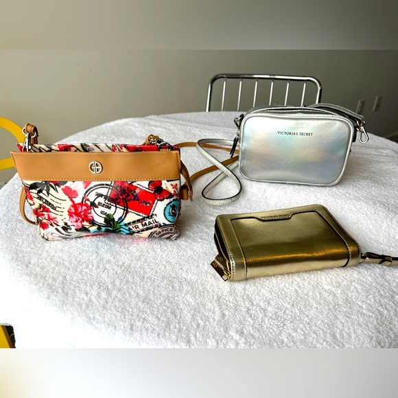 3 for The Price of 1 😁 ( Crossbody / Clutch Mini Bags ) 👝👛👜 - Picture 2 of 8